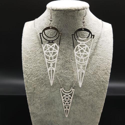 Moon and pentacle metal triangle Necklace, nugoth inca 2