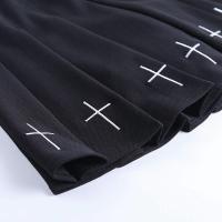 NEW WITCH Jupe courte noire  plis et croix brodes, colire uniforme nugoth gothique
